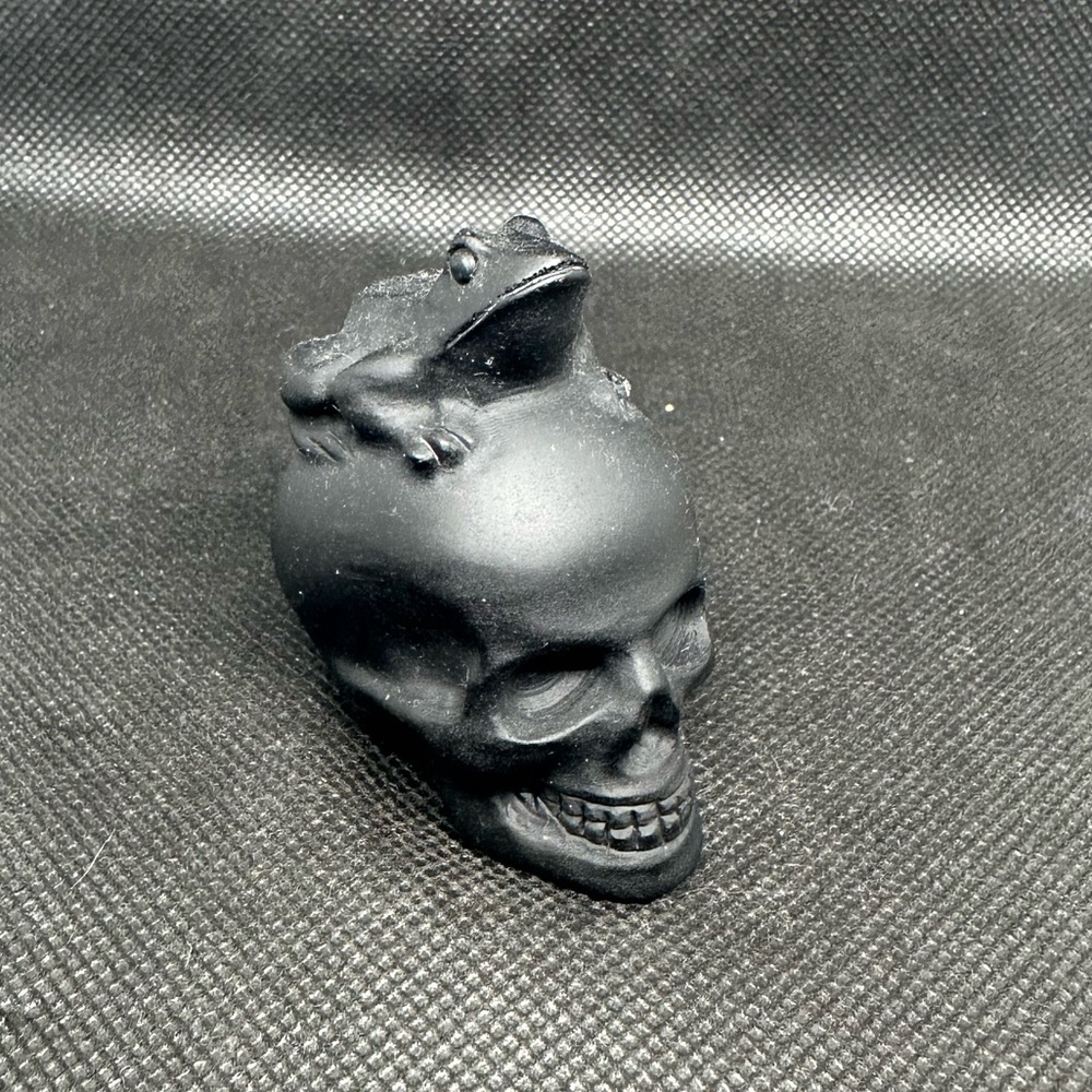Obsidian Skull & Frog